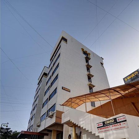 Hotel Savshanti Towers Vadódara Exteriér fotografie
